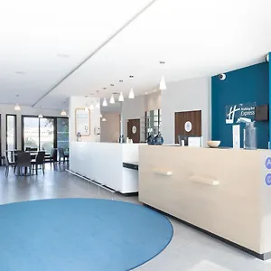 Hotel Express - Marseille Airport, An Ihg Vitrolles (Bouches-du-Rhone)